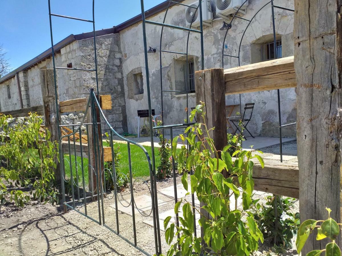 Gibbesi Country Farm Piccolo Cottage Naro Exterior foto