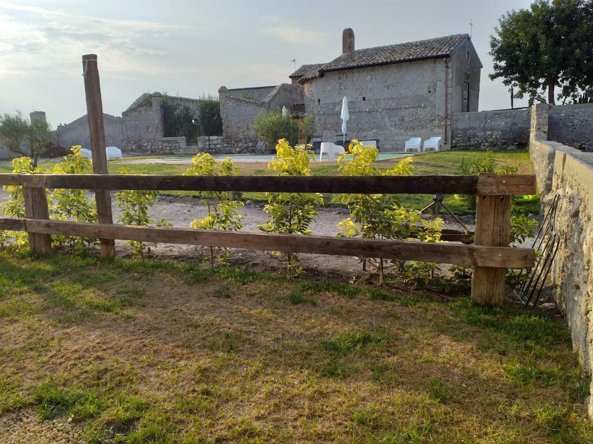 Gibbesi Country Farm Piccolo Cottage Naro Exterior foto