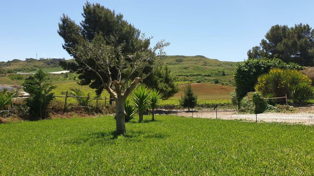 Gibbesi Country Farm Piccolo Cottage Naro Exterior foto