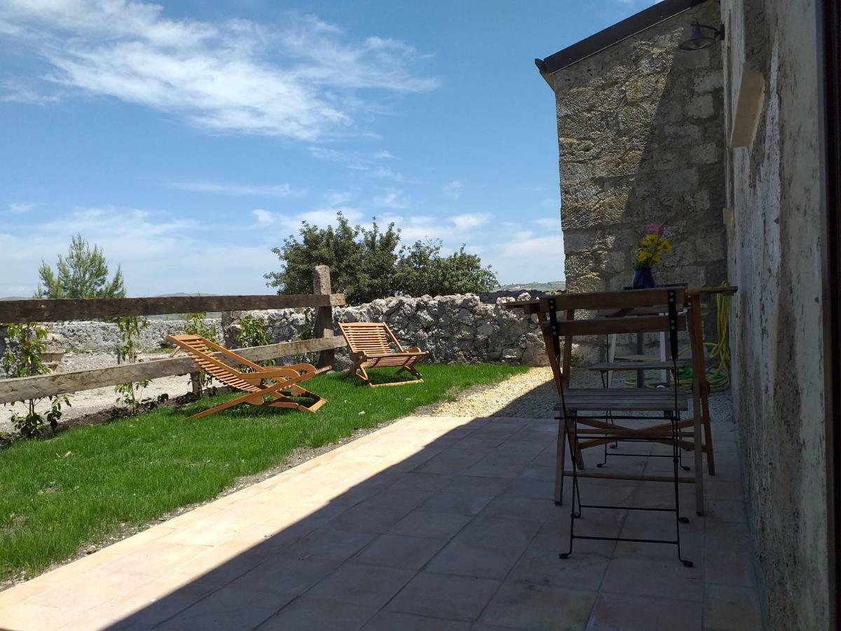 Gibbesi Country Farm Piccolo Cottage Naro Exterior foto